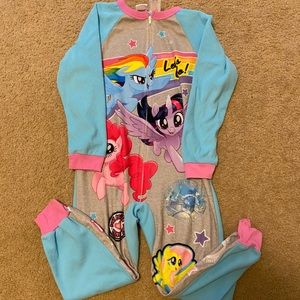 Girls zip up pajamas, size 7/8